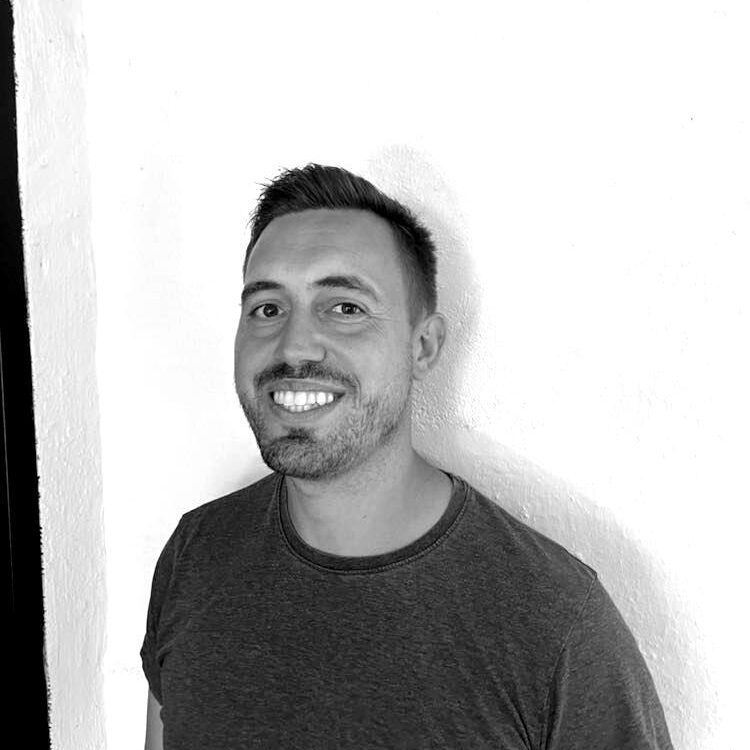 457478745_1209084833454057_5122699762071173963_n-blackwhite